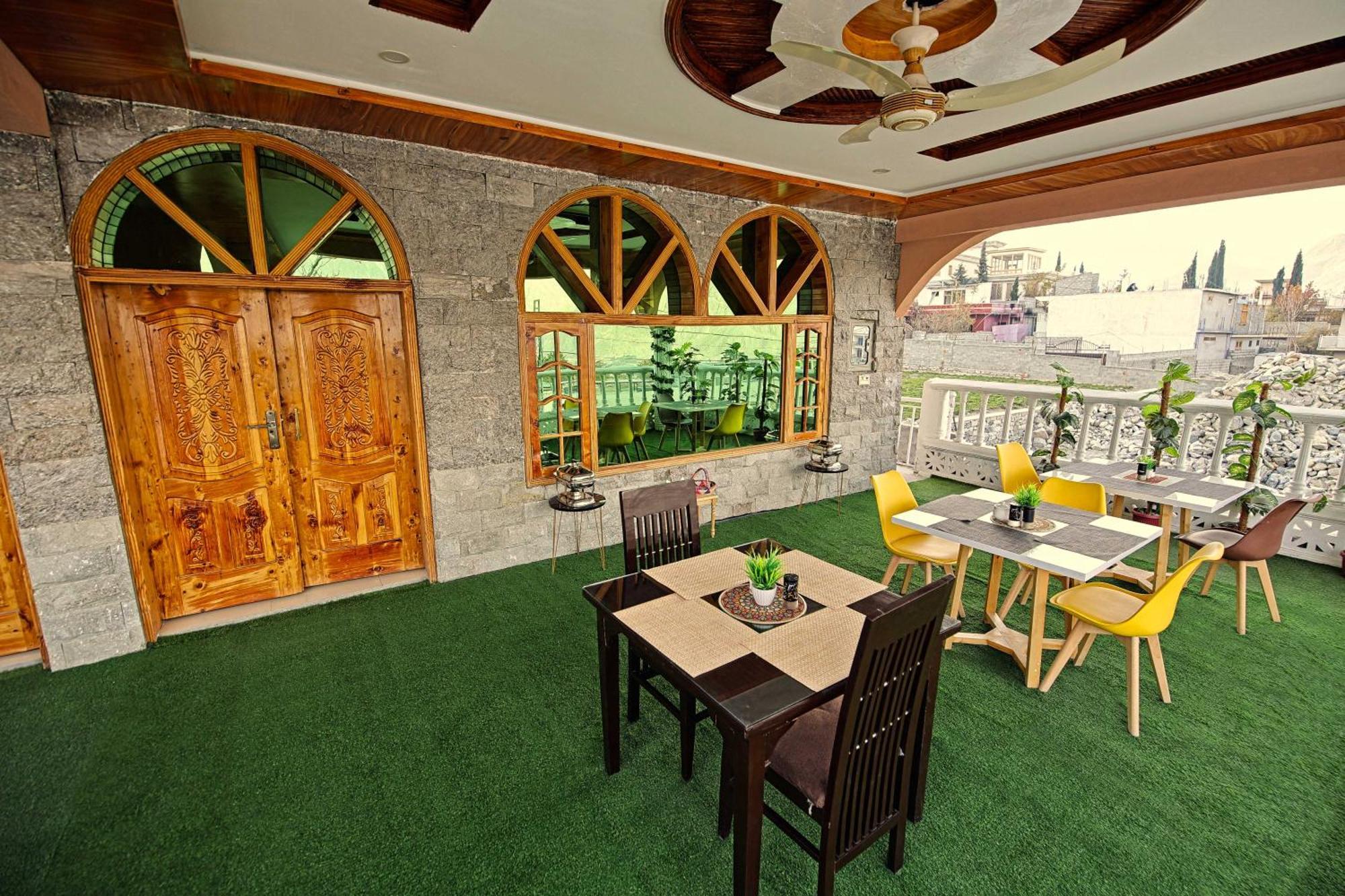 Отель Oak Residency Гилгит Экстерьер фото